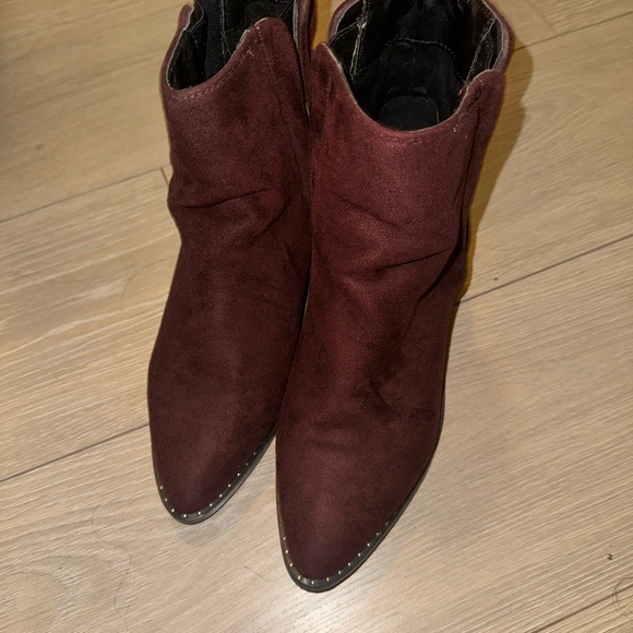 Mid Heel Booties❤️‍🔥 Block Heel!! Mint condition - Picture 2 of 8